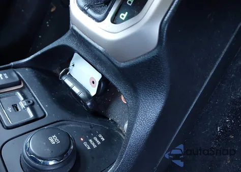 2016 Jeep Renegade Latitude z USA, uszkodzony, nr VIN ZACCJBBT1GPD54045